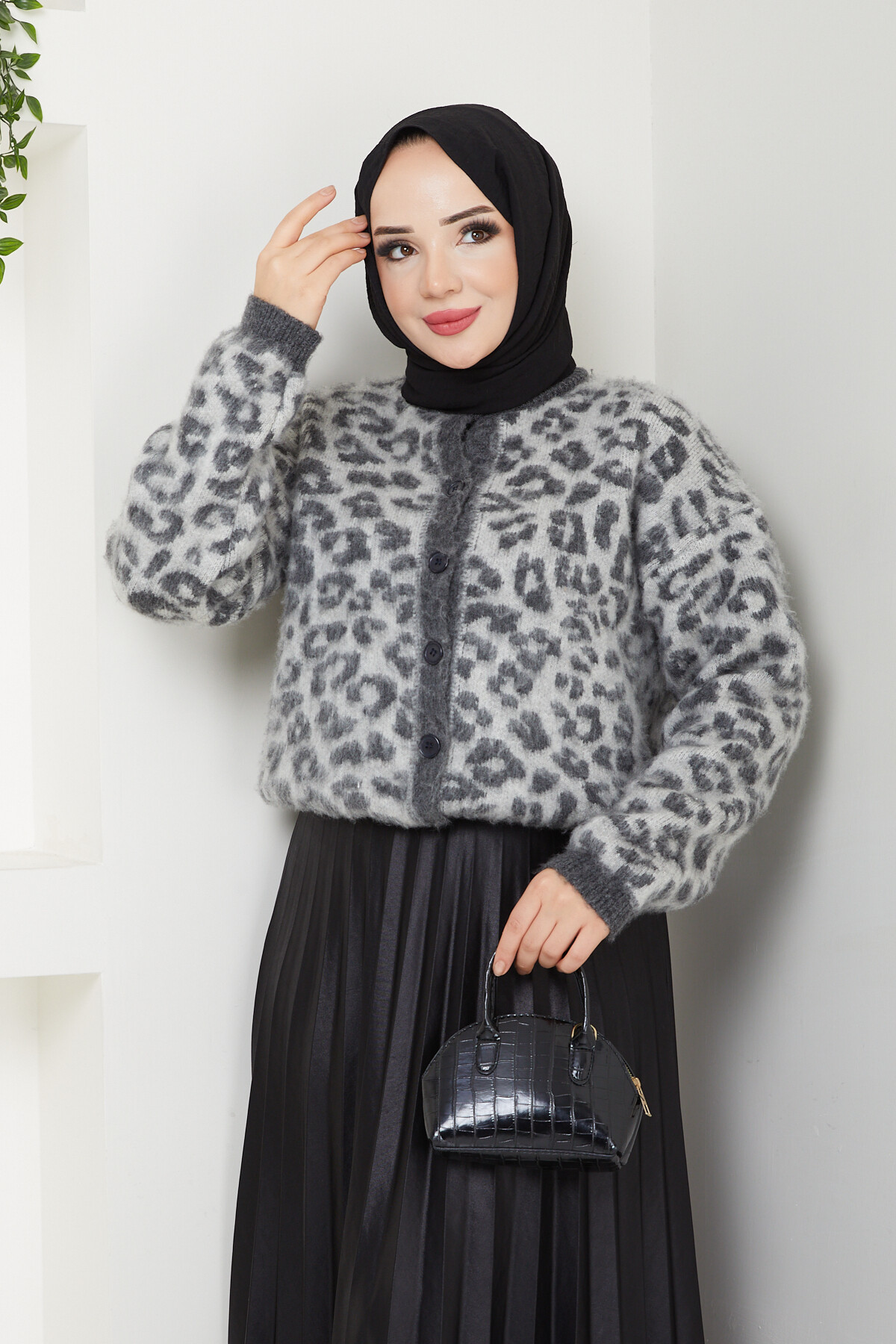 LEOPAR MAS HIRKA-GRİ