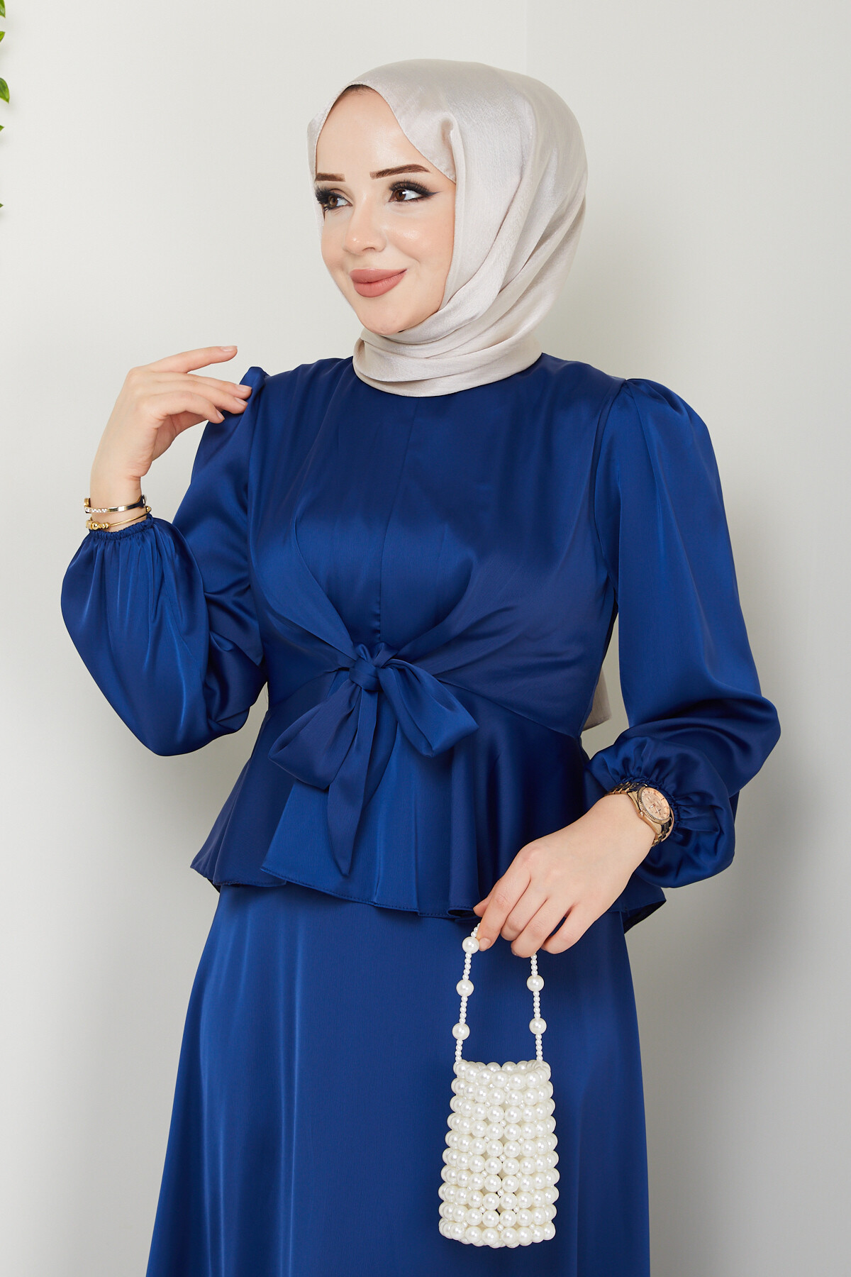 ÖNÜ BAĞLAMALI SATEN BLUZ-SAKS MAVİ