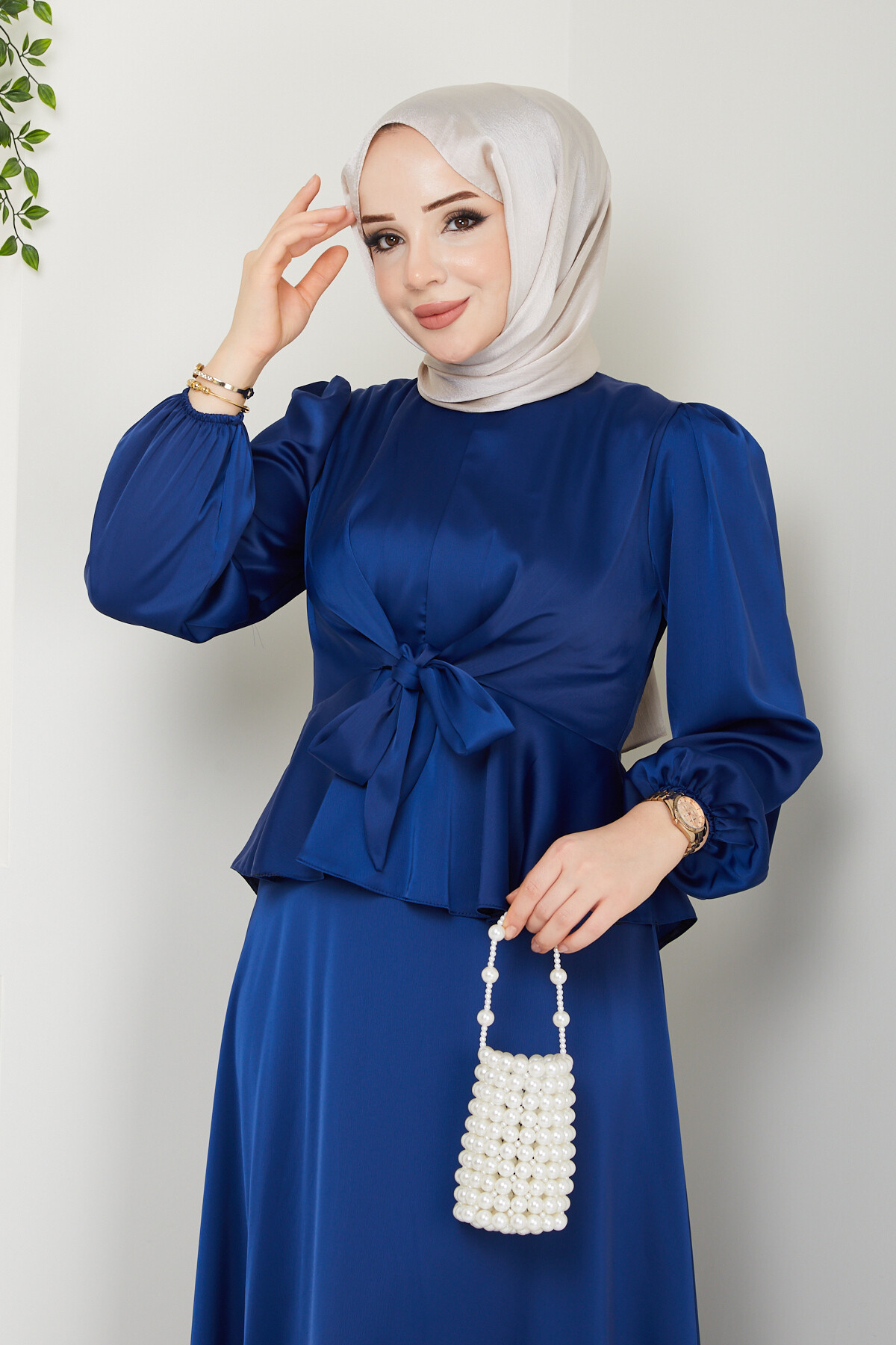 ÖNÜ BAĞLAMALI SATEN BLUZ-SAKS MAVİ