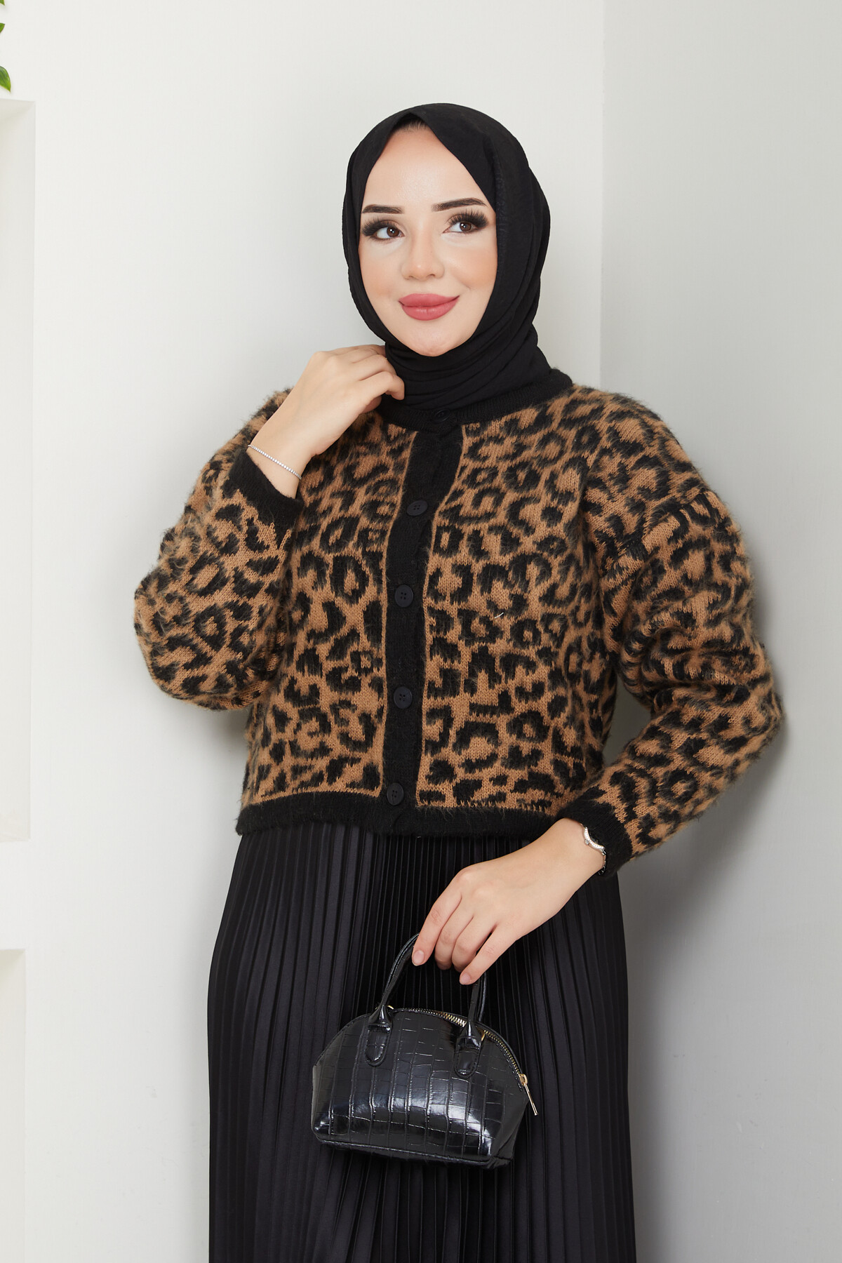 PLT LEOPAR HIRKA