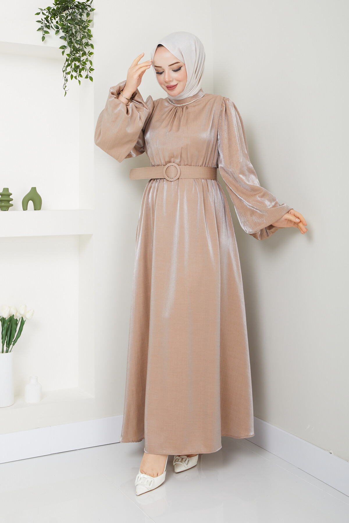 YAKA TAŞLI KEMERLİ ELBİSE-VİZON