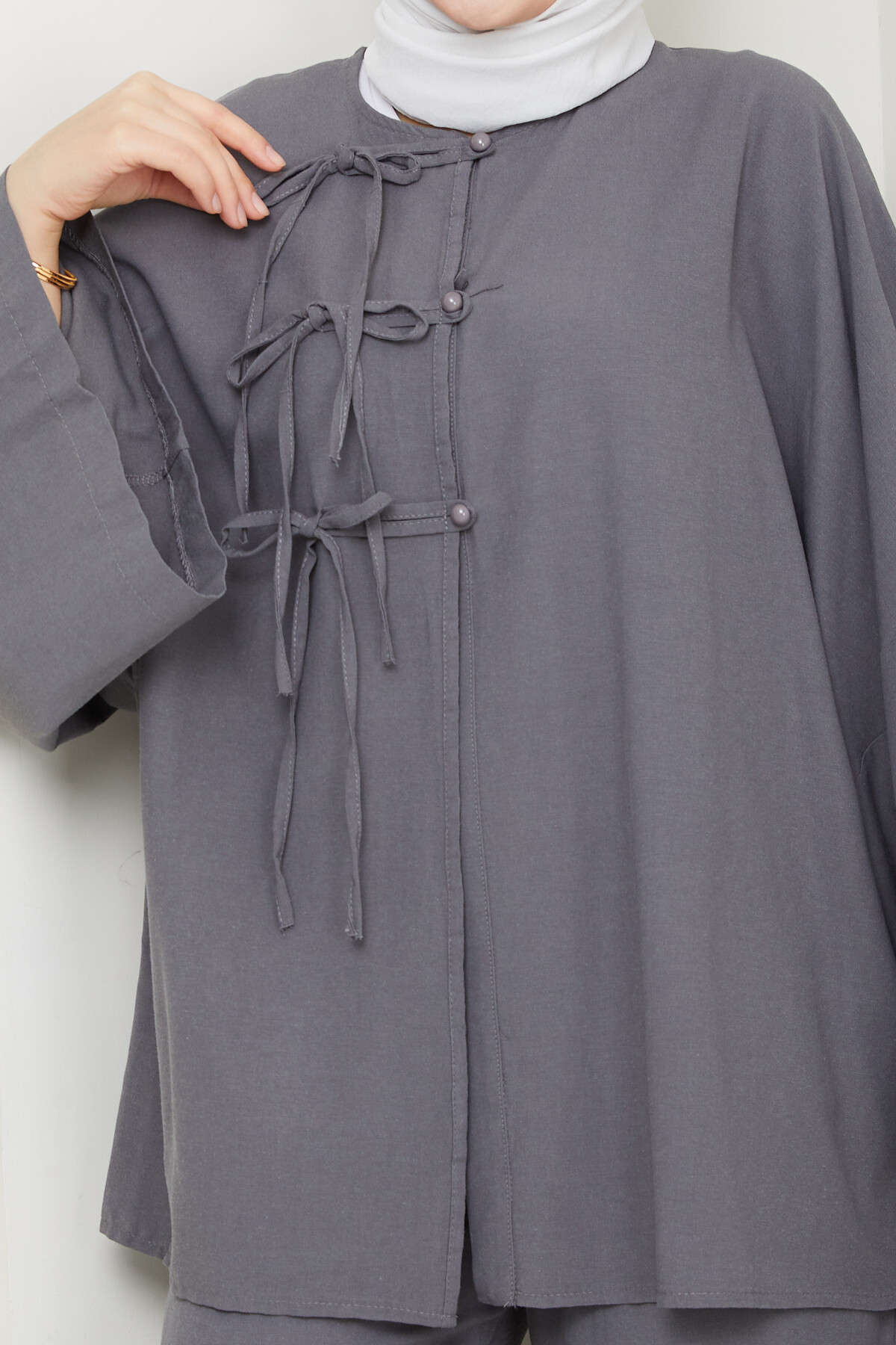 BAĞCIK VE DÜĞME DETAY KETEN TAKIM - GRİ