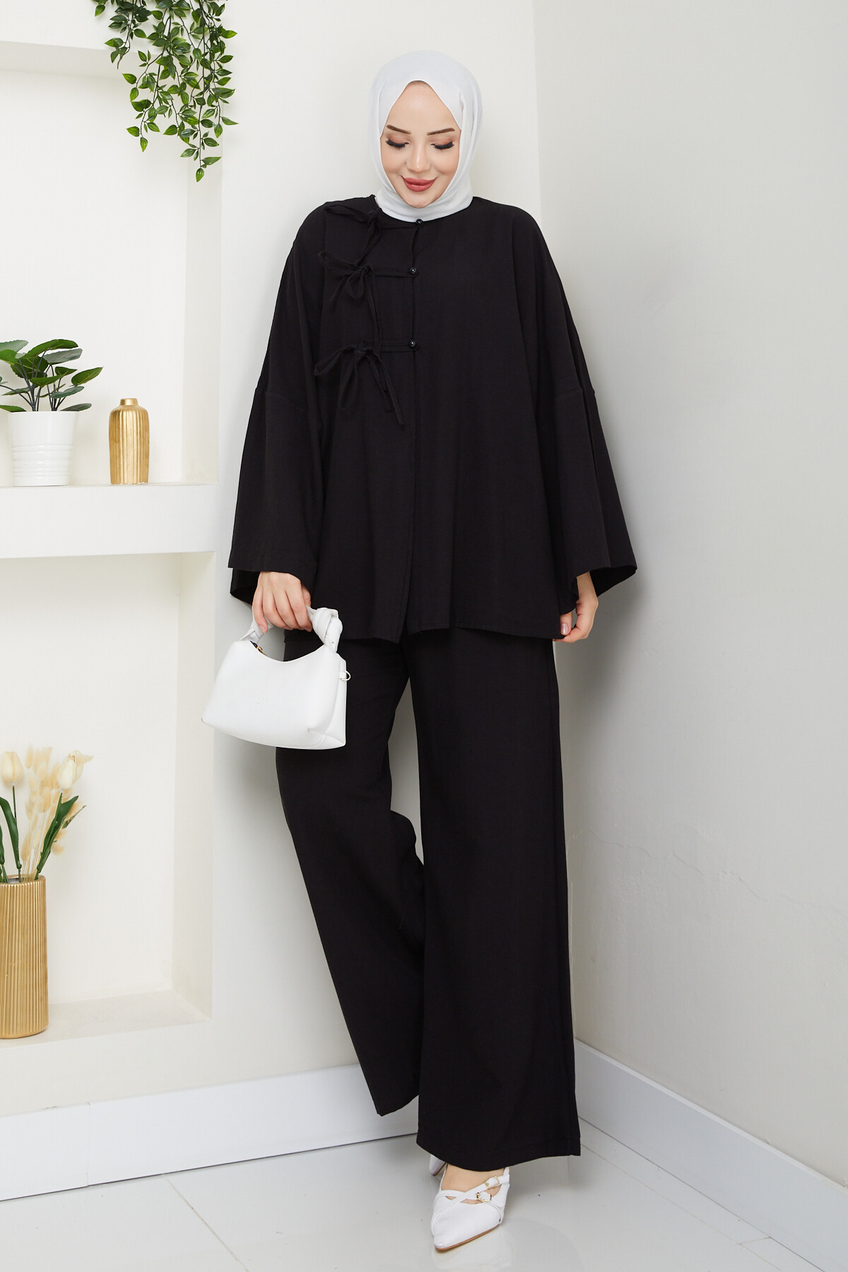 BAĞCIK VE DÜĞME DETAY KETEN TAKIM - SİYAH