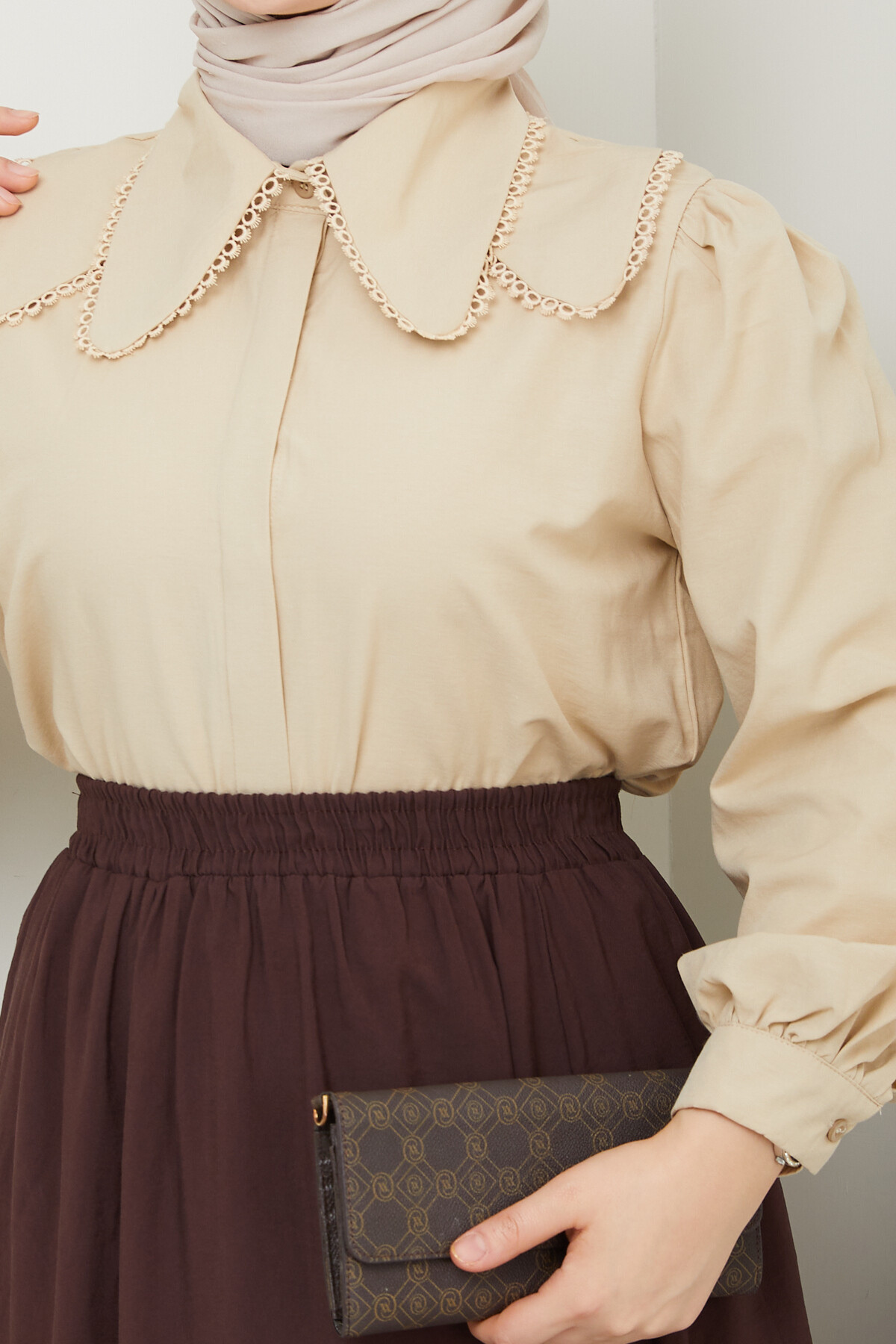 BEBEYAKA DANTELLİ GÖMLEK-BEJ