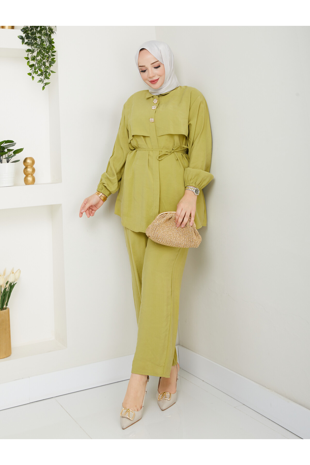 BOLEROLU GOLD DÜĞMELİ TAKIM-YAĞ YEŞİLİ