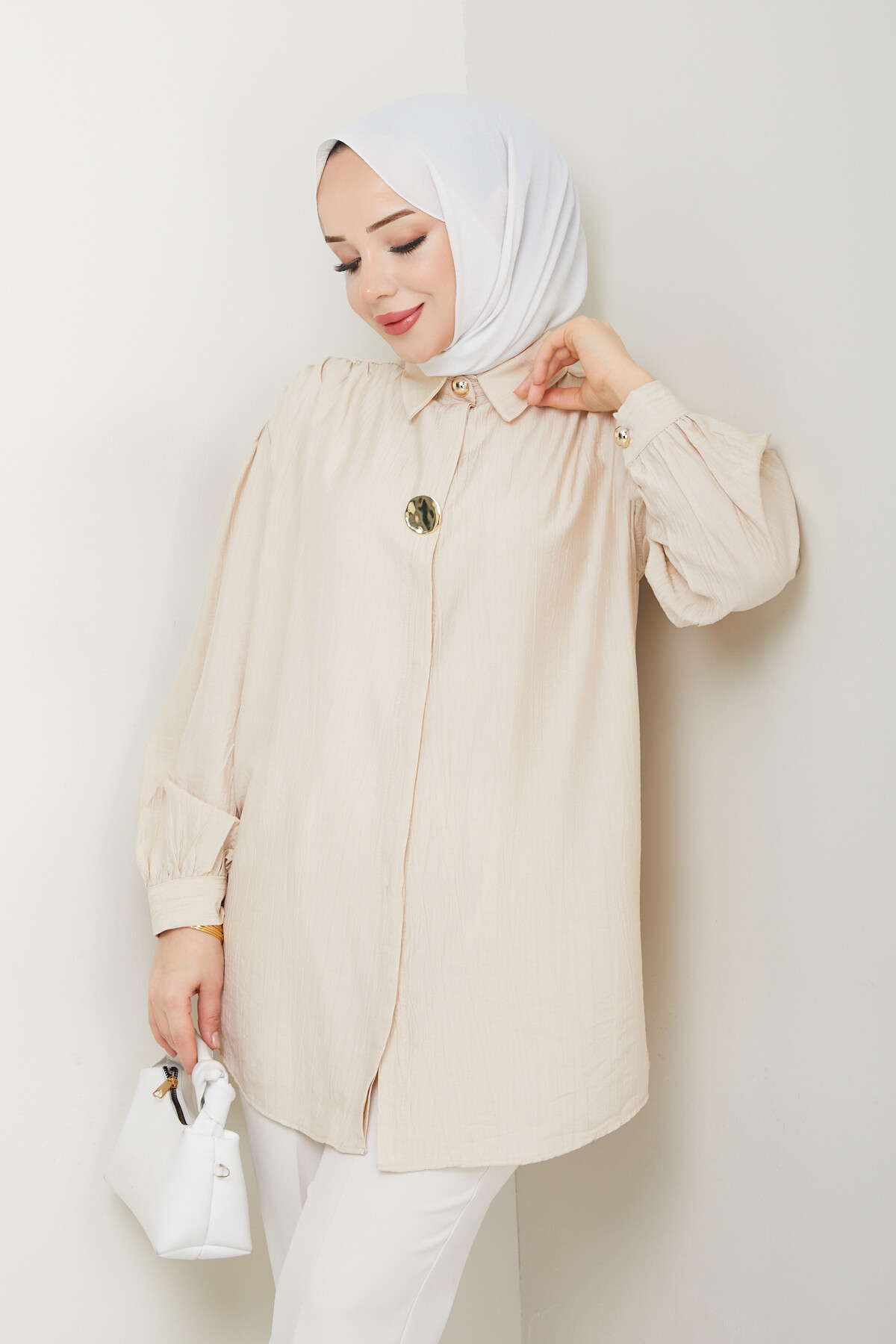 BROŞ DÜĞME DETAY GÖMLEK-KREM