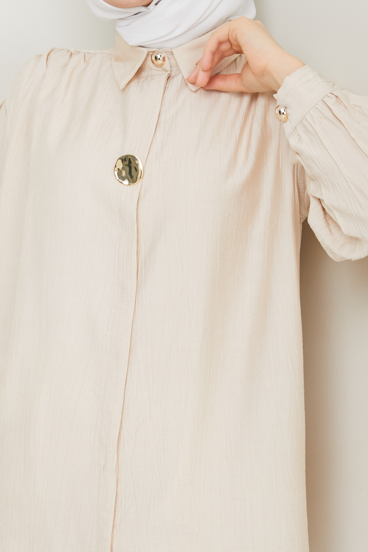 BROŞ DÜĞME DETAY GÖMLEK-KREM