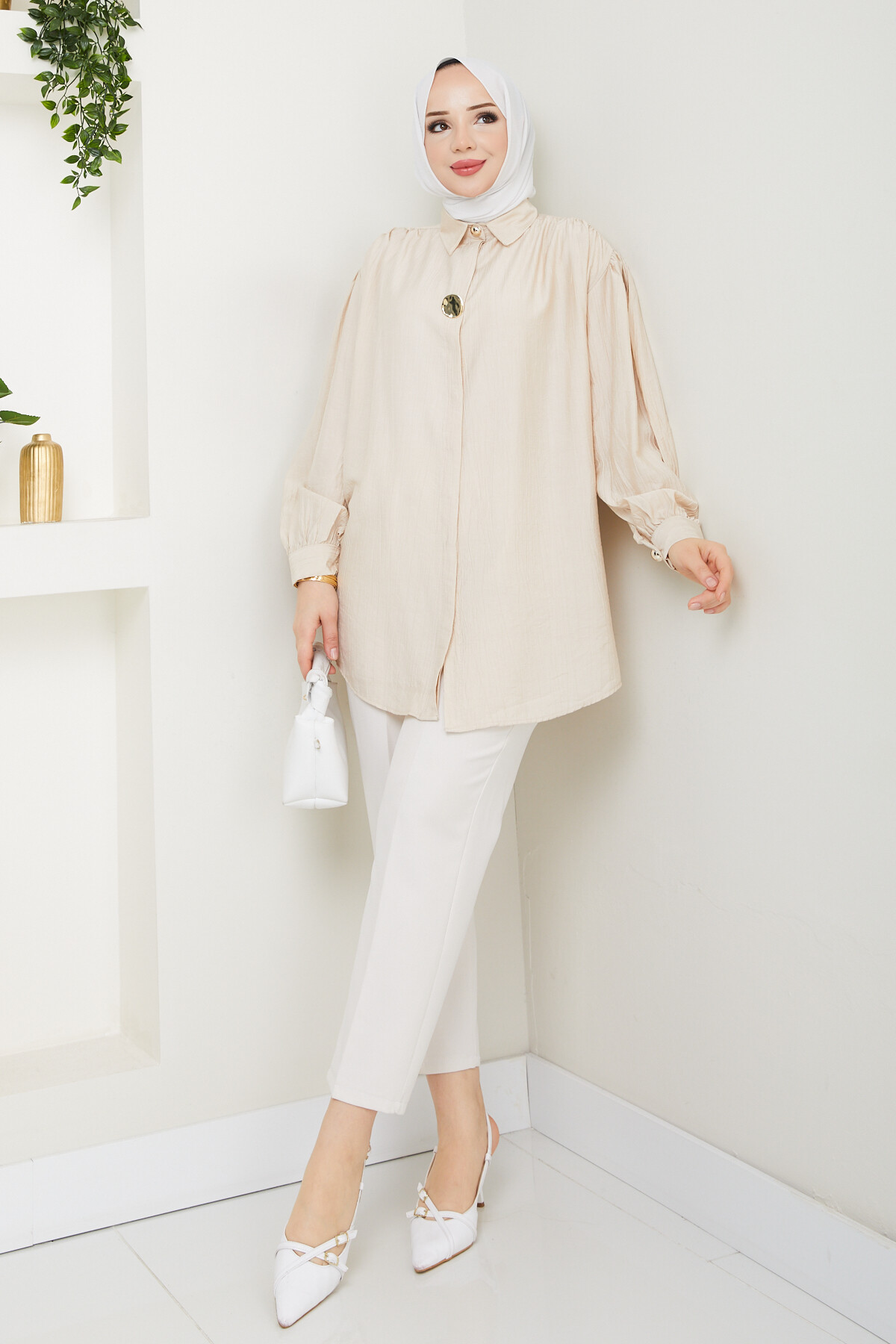 BROŞ DÜĞME DETAY GÖMLEK-KREM