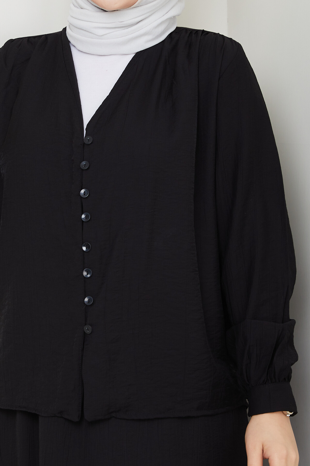 ÇİLEK DÜĞMELİ ETEKLİ TAKIM-SİYAH