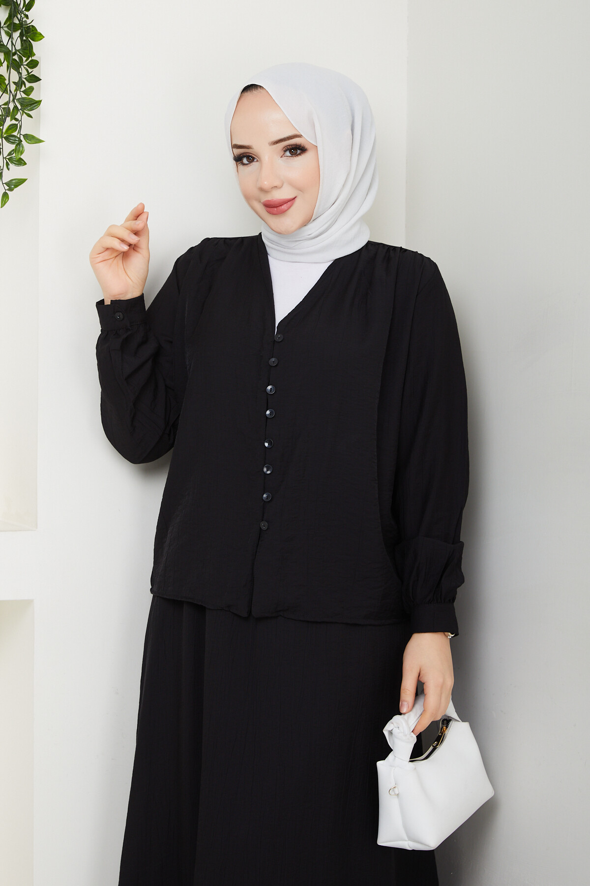 ÇİLEK DÜĞMELİ ETEKLİ TAKIM-SİYAH