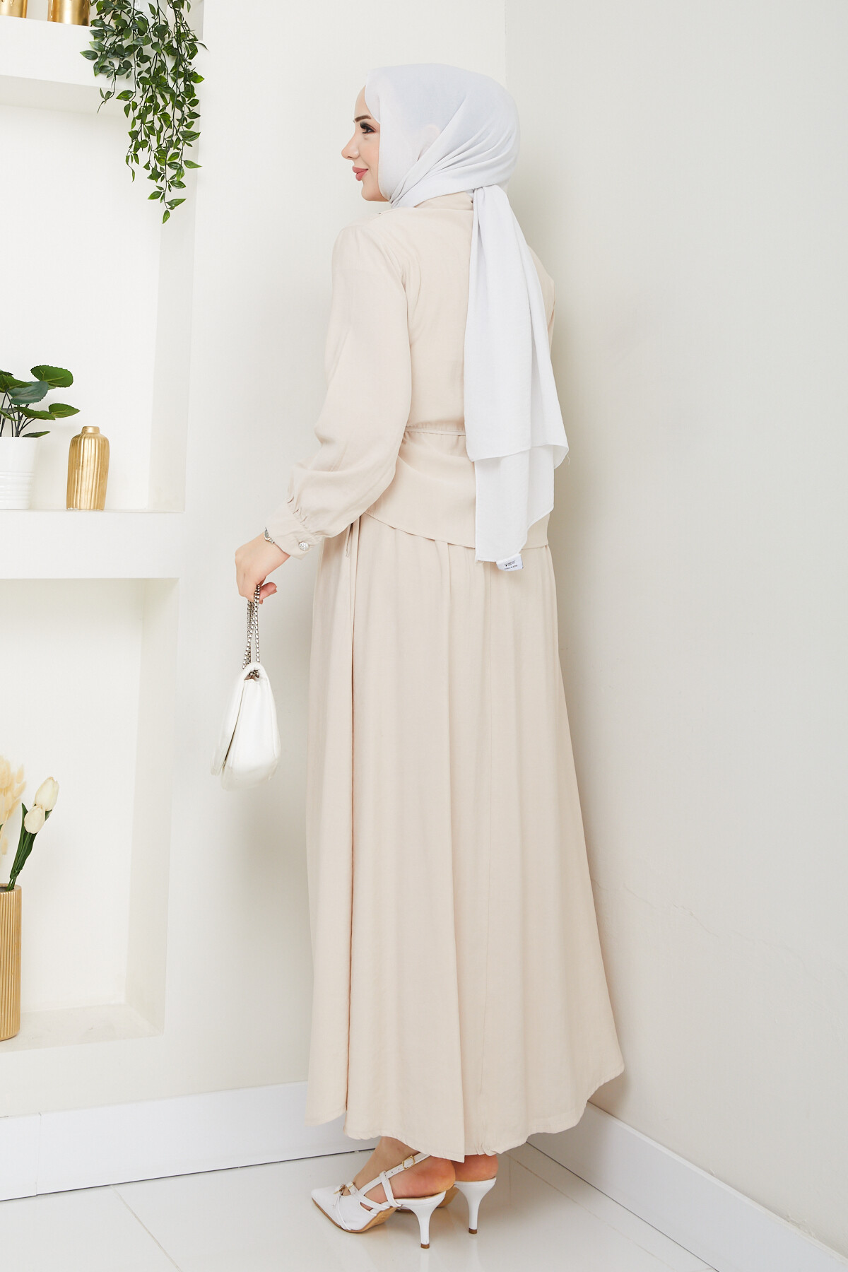 ELMAS DÜĞMELİ ETEKLİ TAKIM-KREM