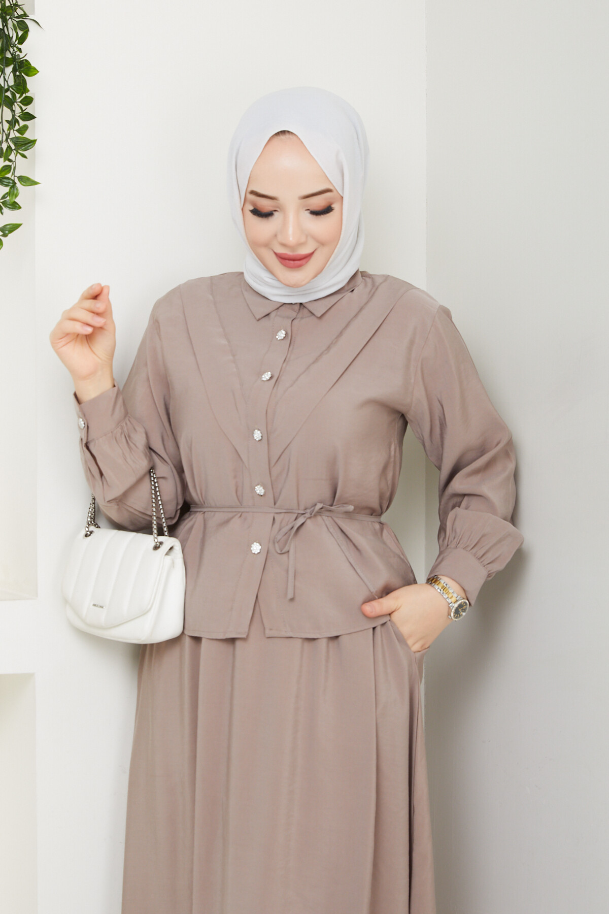 ELMAS DÜĞMELİ ETEKLİ TAKIM-VİZON