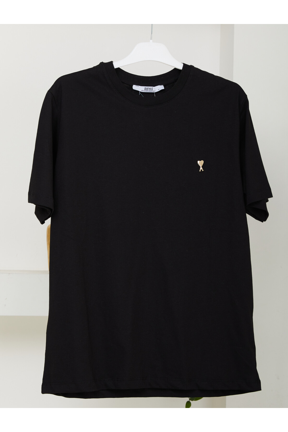 KALP BRONŞ DETAY TSHİRT-SİYAH