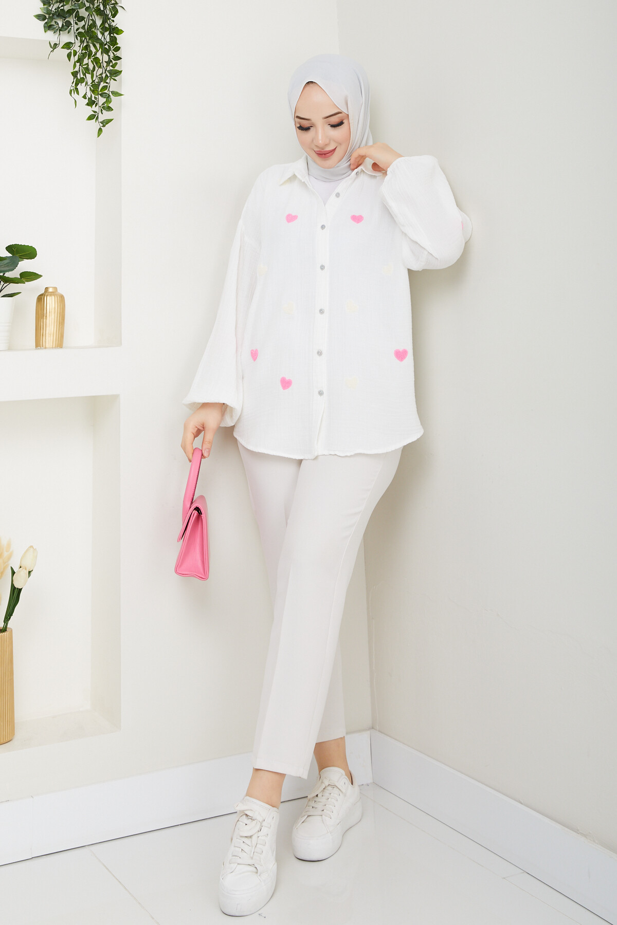 KALP NAKIŞLI MÜSLİN GÖMLEK-BEYAZ