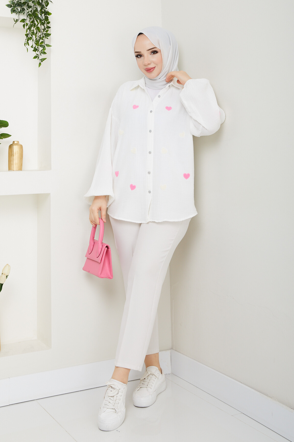 KALP NAKIŞLI MÜSLİN GÖMLEK-BEYAZ