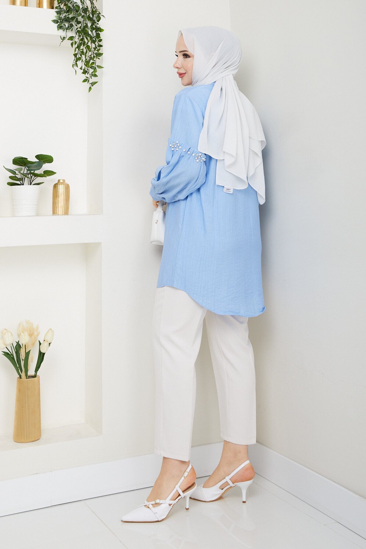 KOL İNCİ DETAYLI GÖMLEK-BEBE MAVİ