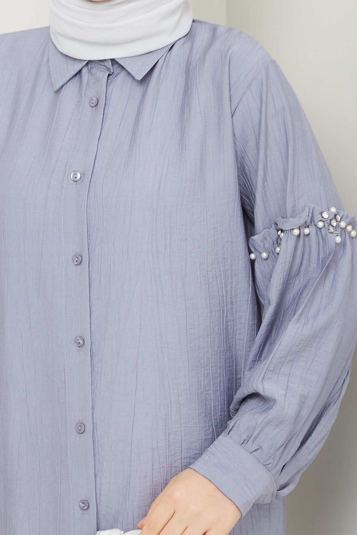 KOL İNCİ DETAYLI GÖMLEK-GRİ