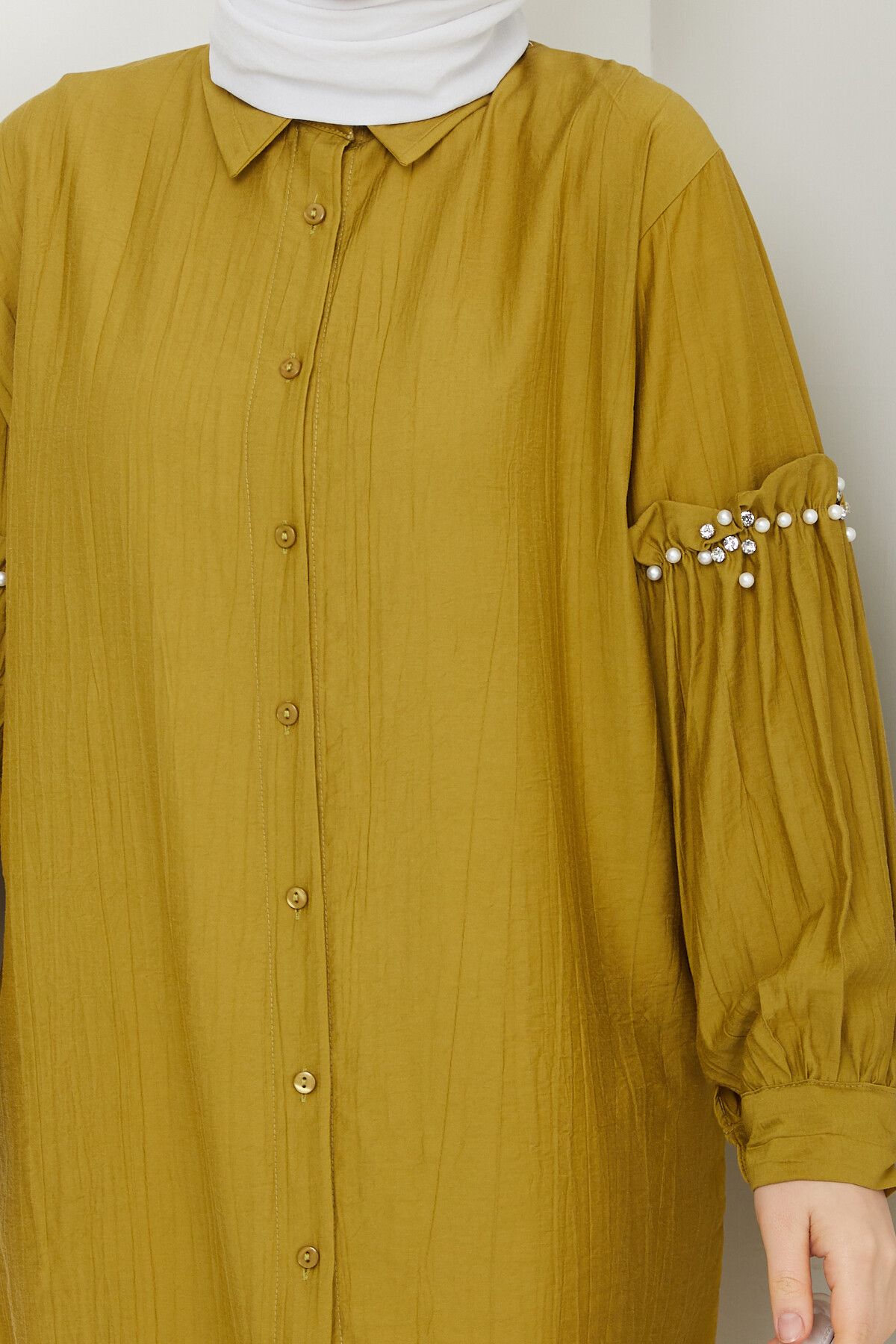 KOL İNCİ DETAYLI GÖMLEK-YAĞ YEŞİLİ