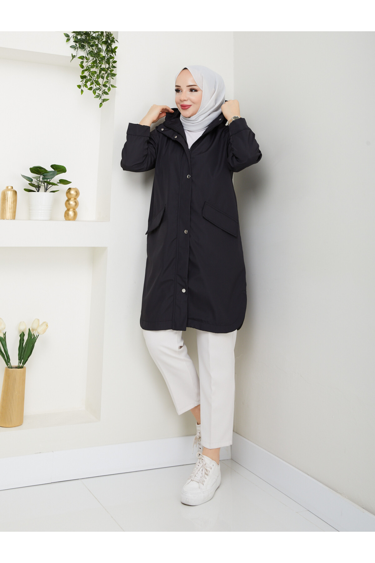 KOLLARI VE ÖNÜ ÇITÇITLI KAP - SİYAH