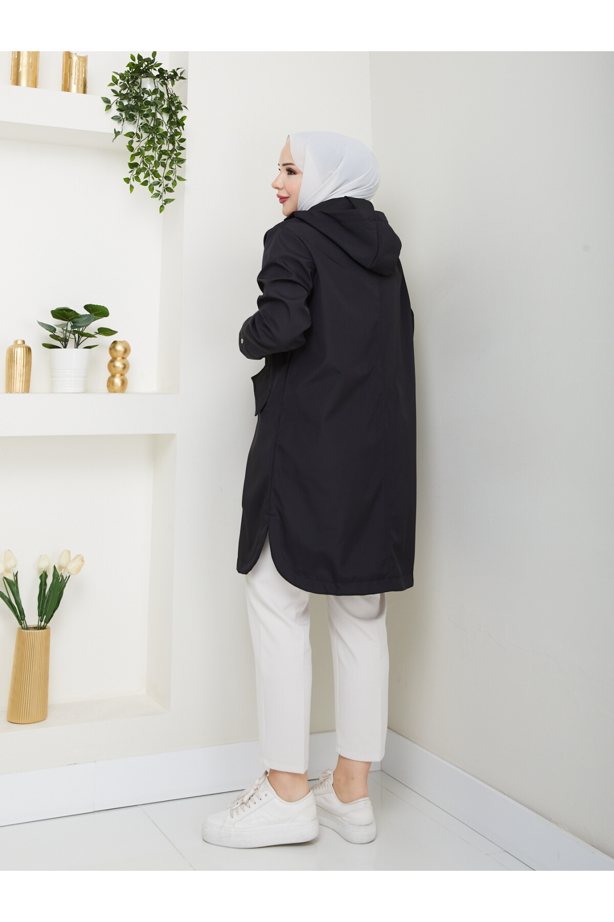 KOLLARI VE ÖNÜ ÇITÇITLI KAP - SİYAH