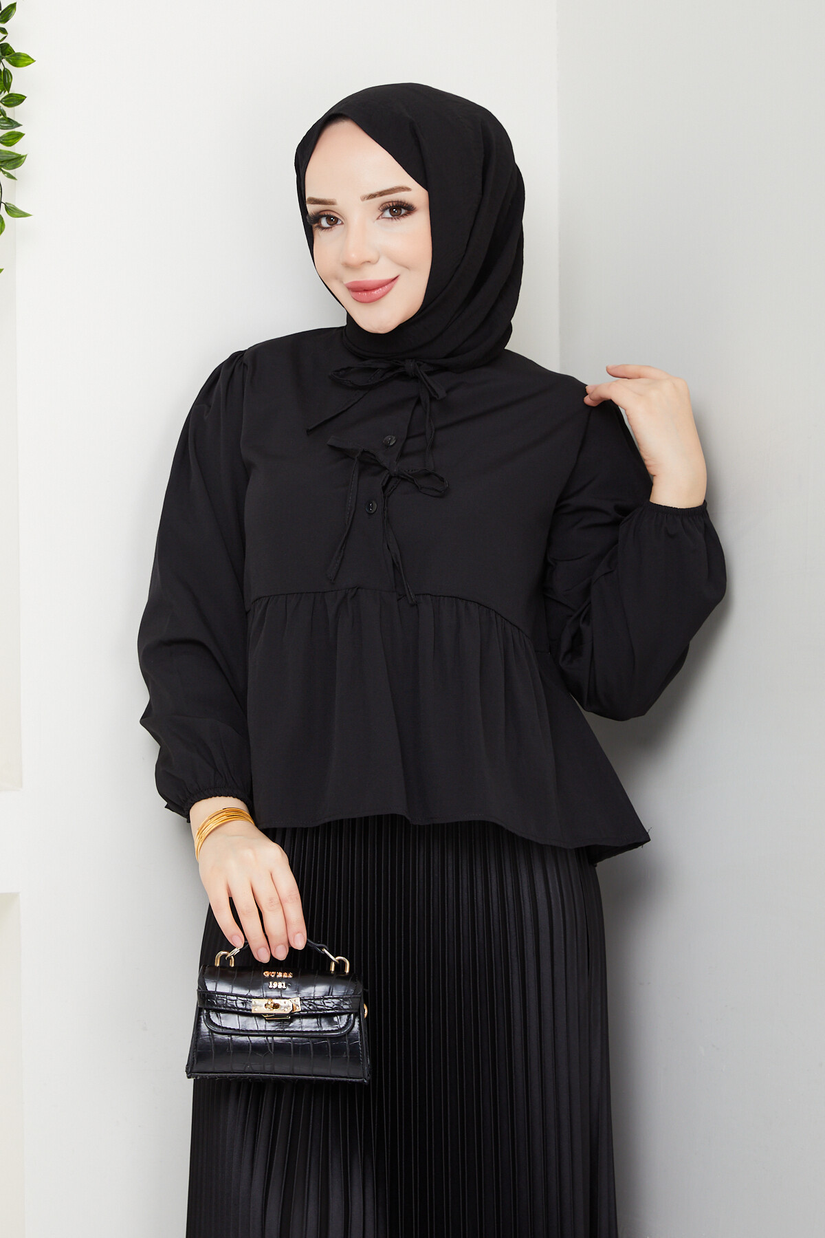 ÖN BAĞCIKLI BLUZ ETEK KOMBİN-SİYAH