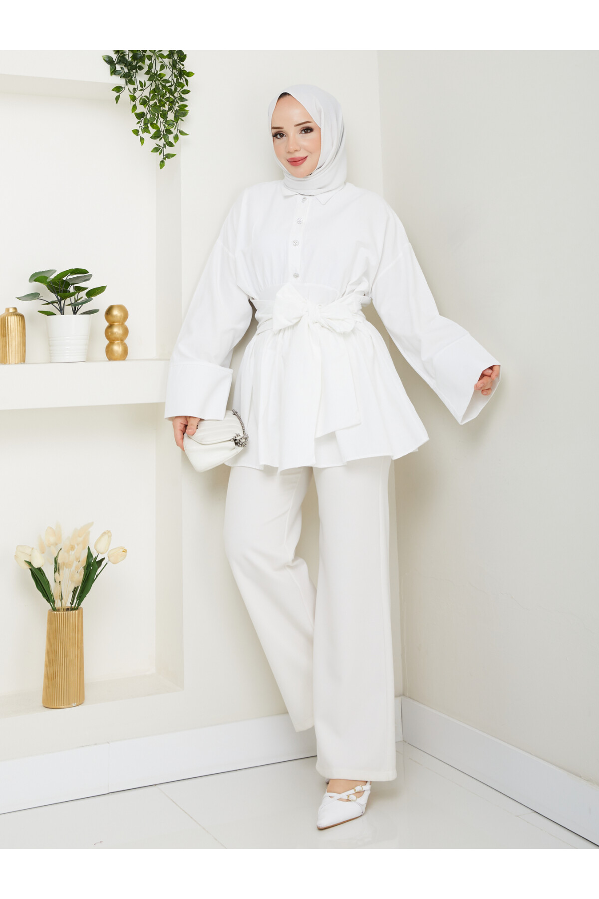 TAŞ DÜĞMELİ BAĞLAMA DETAY GÖMLEK-BEYAZ