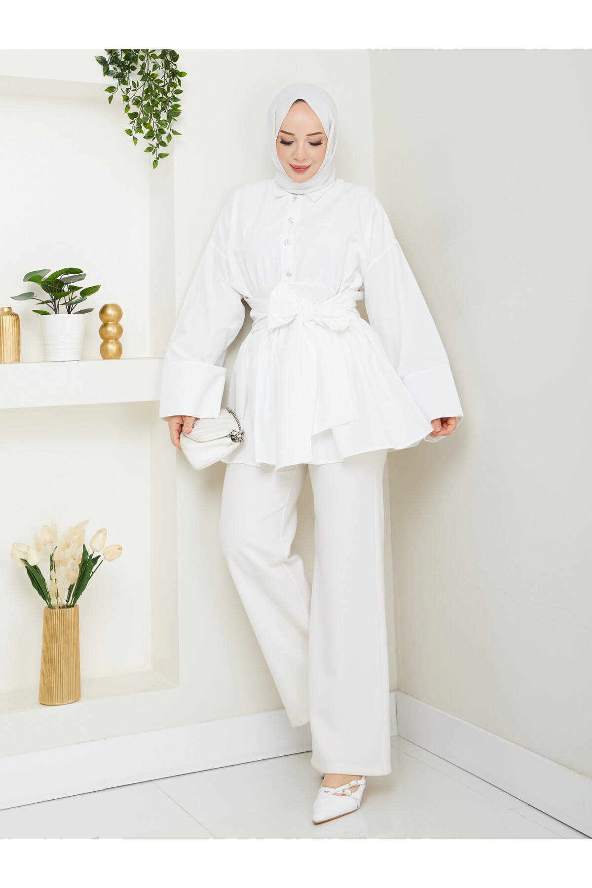 TAŞ DÜĞMELİ BAĞLAMA DETAY GÖMLEK-BEYAZ