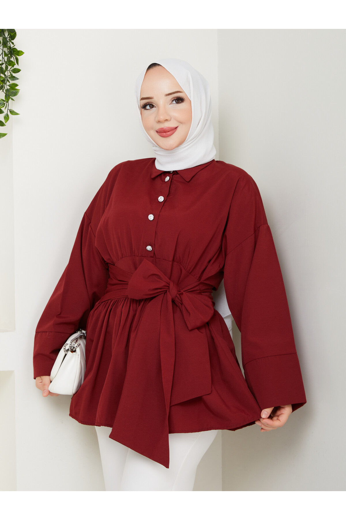 TAŞ DÜĞMELİ BAĞLAMA DETAY GÖMLEK-BORDO