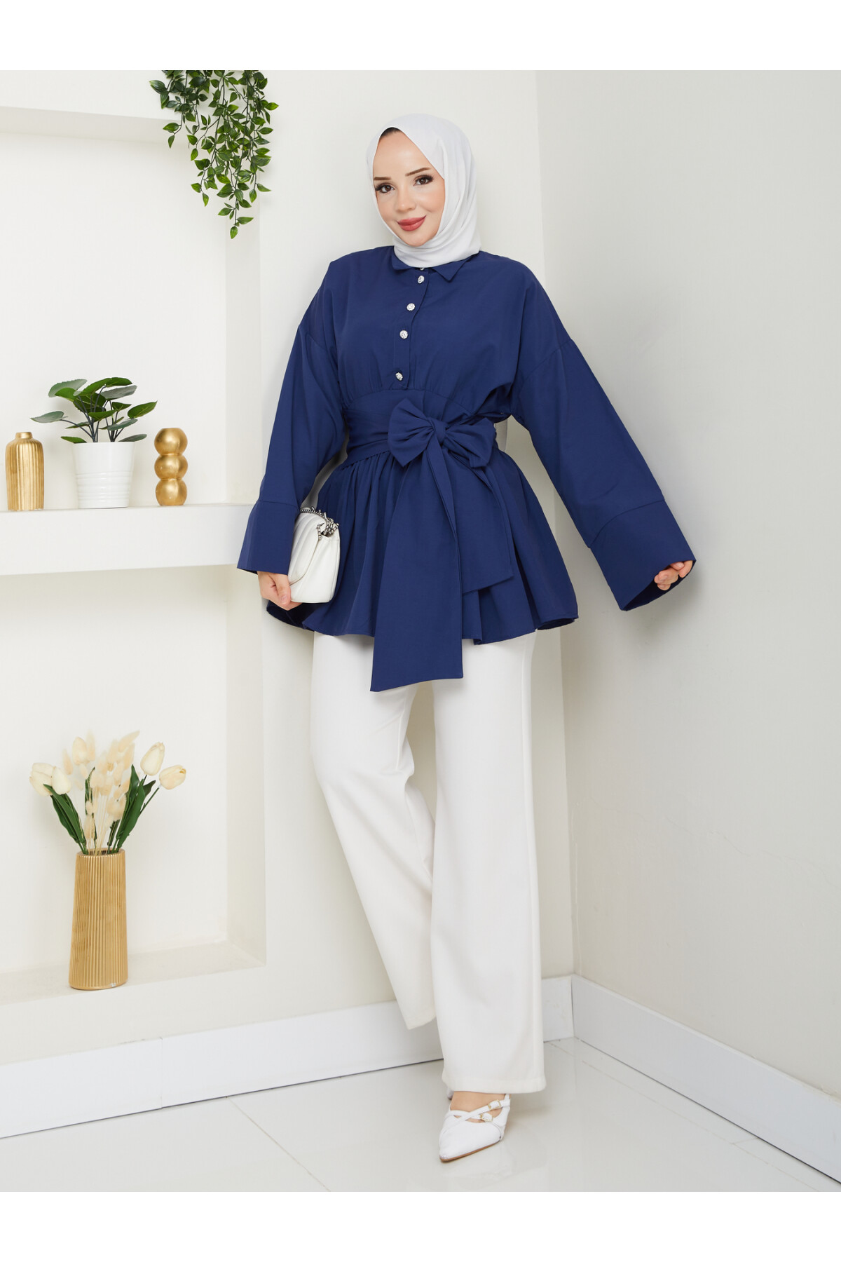 TAŞ DÜĞMELİ BAĞLAMA DETAY GÖMLEK-LACİVERT