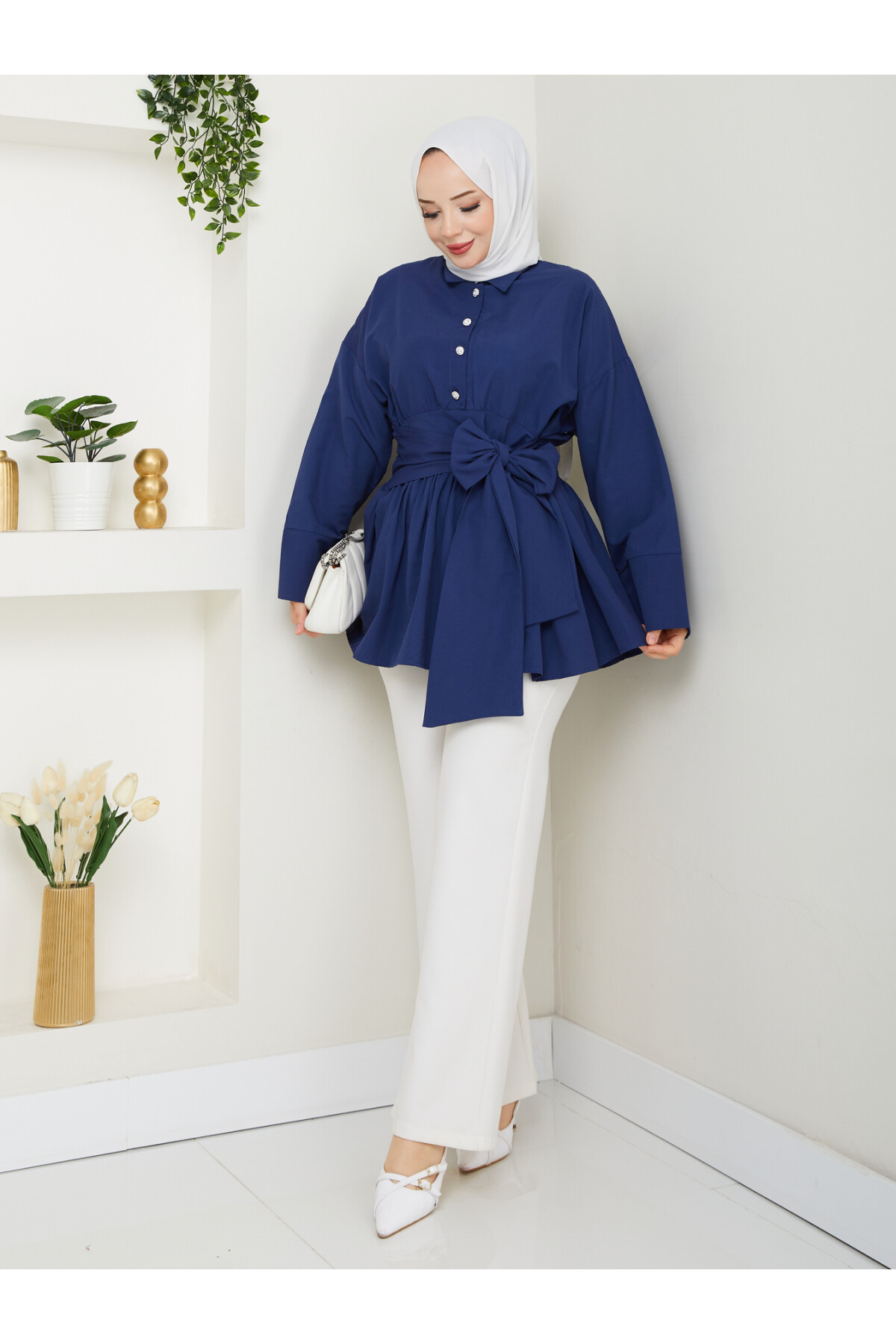 TAŞ DÜĞMELİ BAĞLAMA DETAY GÖMLEK-LACİVERT