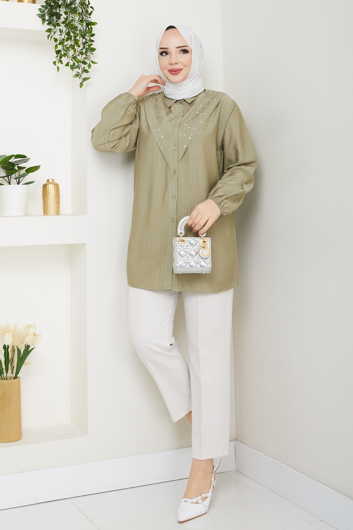 V ROBALI TAŞ DETAY GÖMLEK - MİNT YEŞİLİ