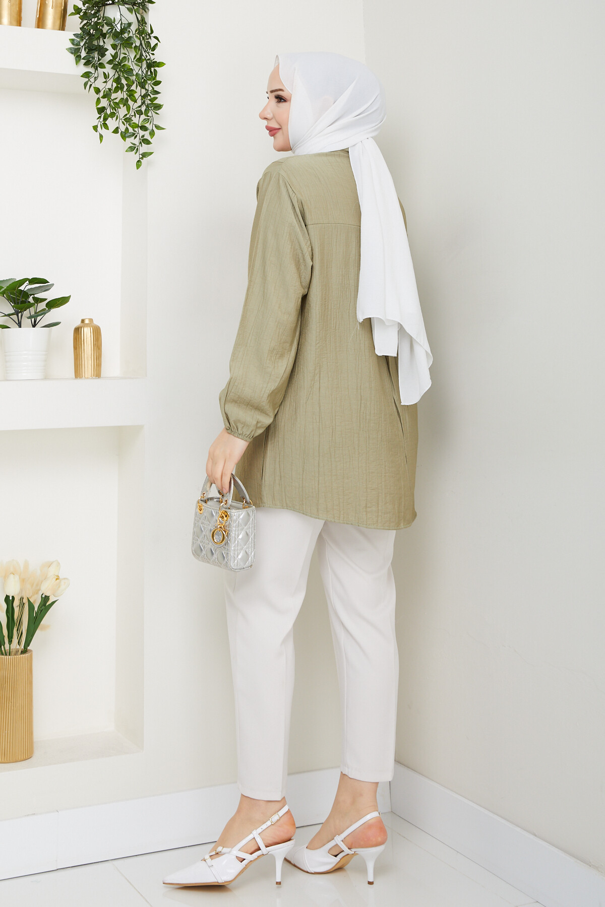 V ROBALI TAŞ DETAY GÖMLEK - MİNT YEŞİLİ