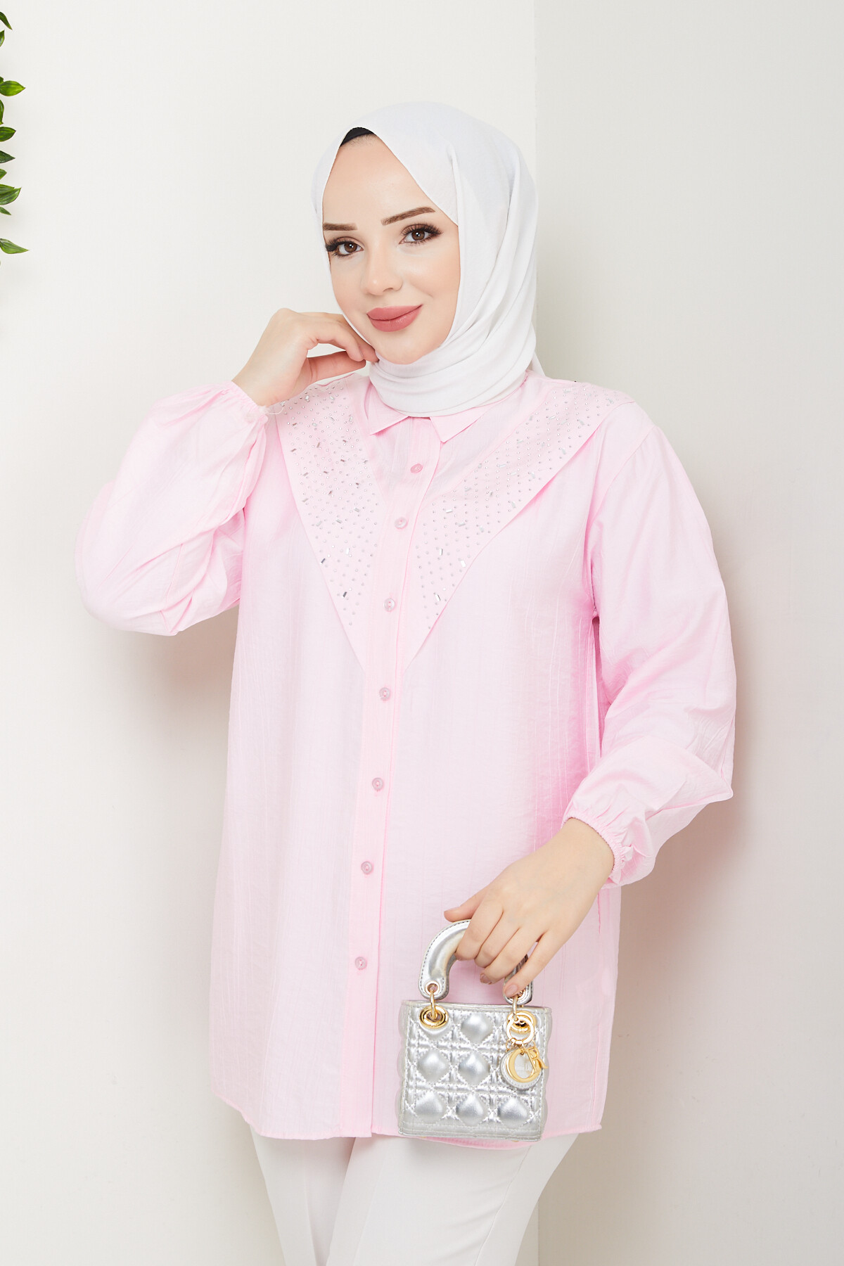 V ROBALI TAŞ DETAY GÖMLEK - PEMBE