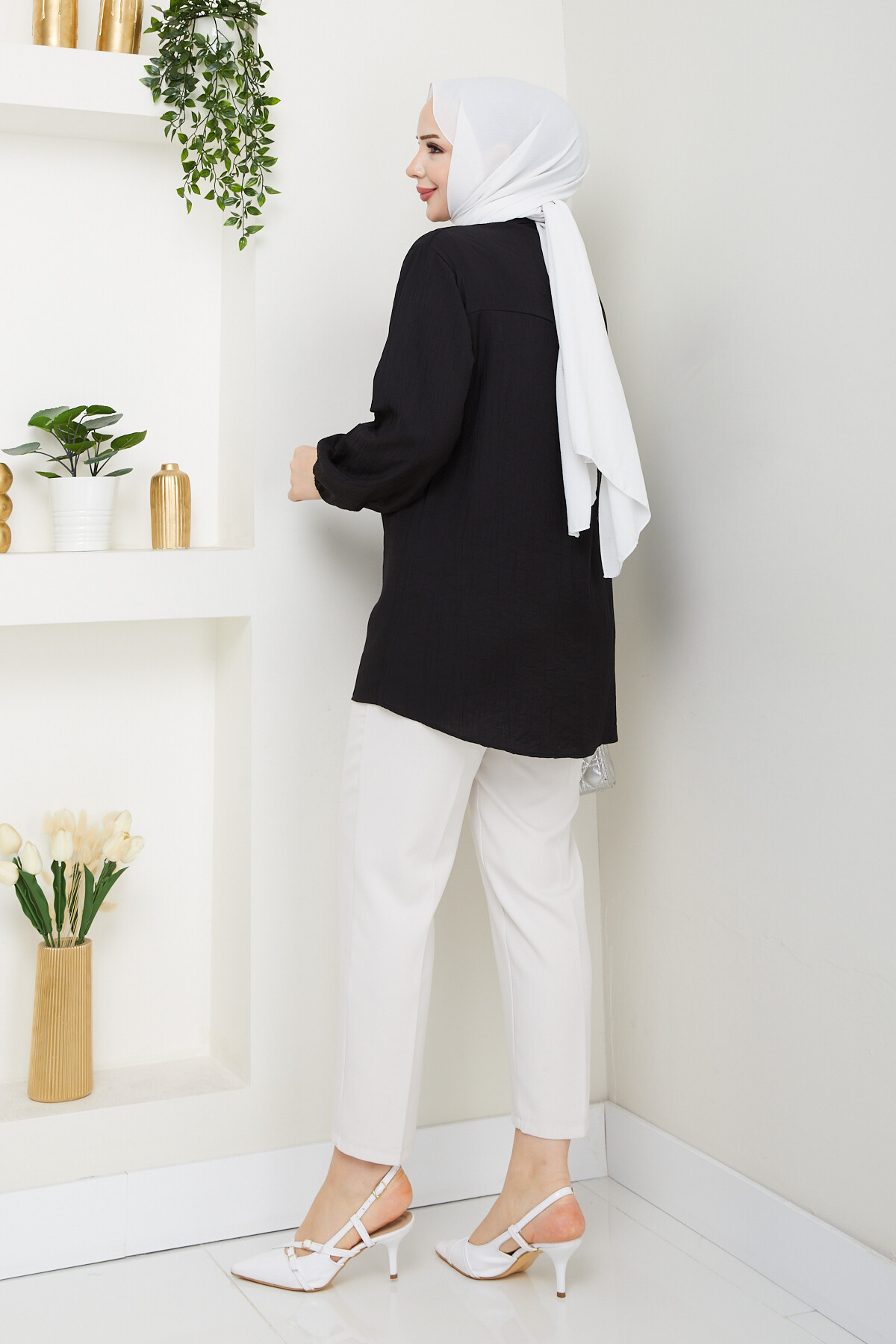 V ROBALI TAŞ DETAY GÖMLEK- SİYAH