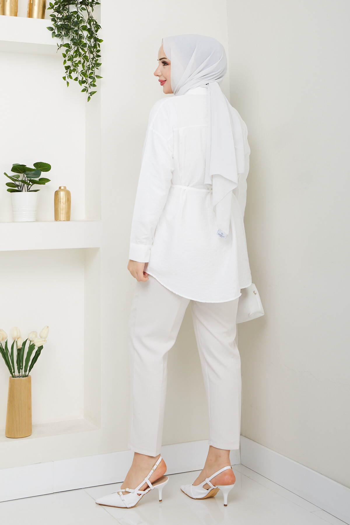 VİO ÇİÇEKLİ GÖMLEK-BEYAZ