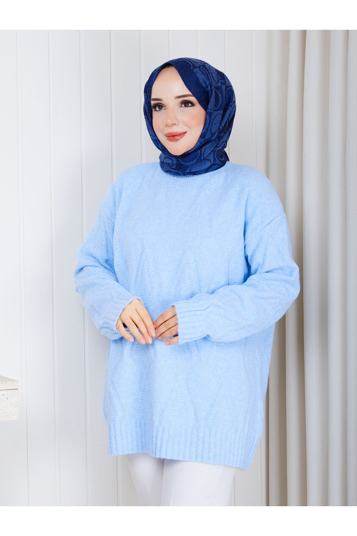 1328 Saç Örgü Desenli Oversize Triko Kazak – Bebe Mavisi