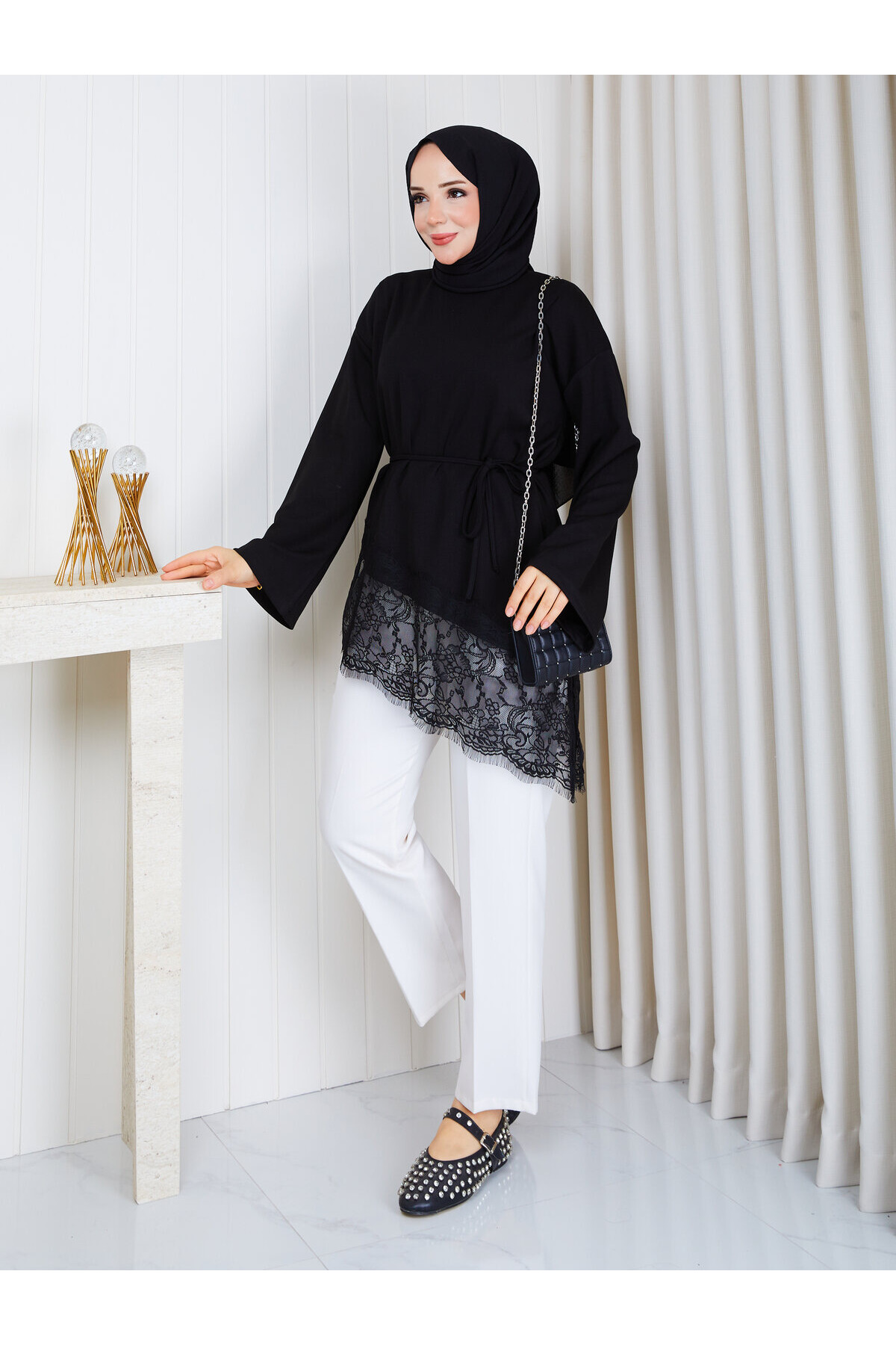 1401 Asimetrik Dantel Detaylı Kuşaklı Sweatshirt-Siyah