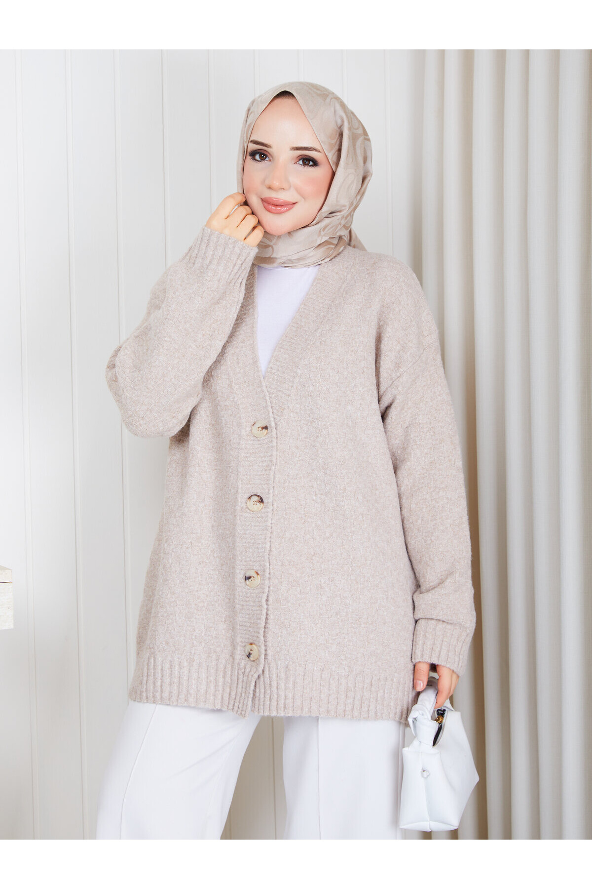 3001 Soft Touch Düğmeli Oversize Triko Hırka – Bej