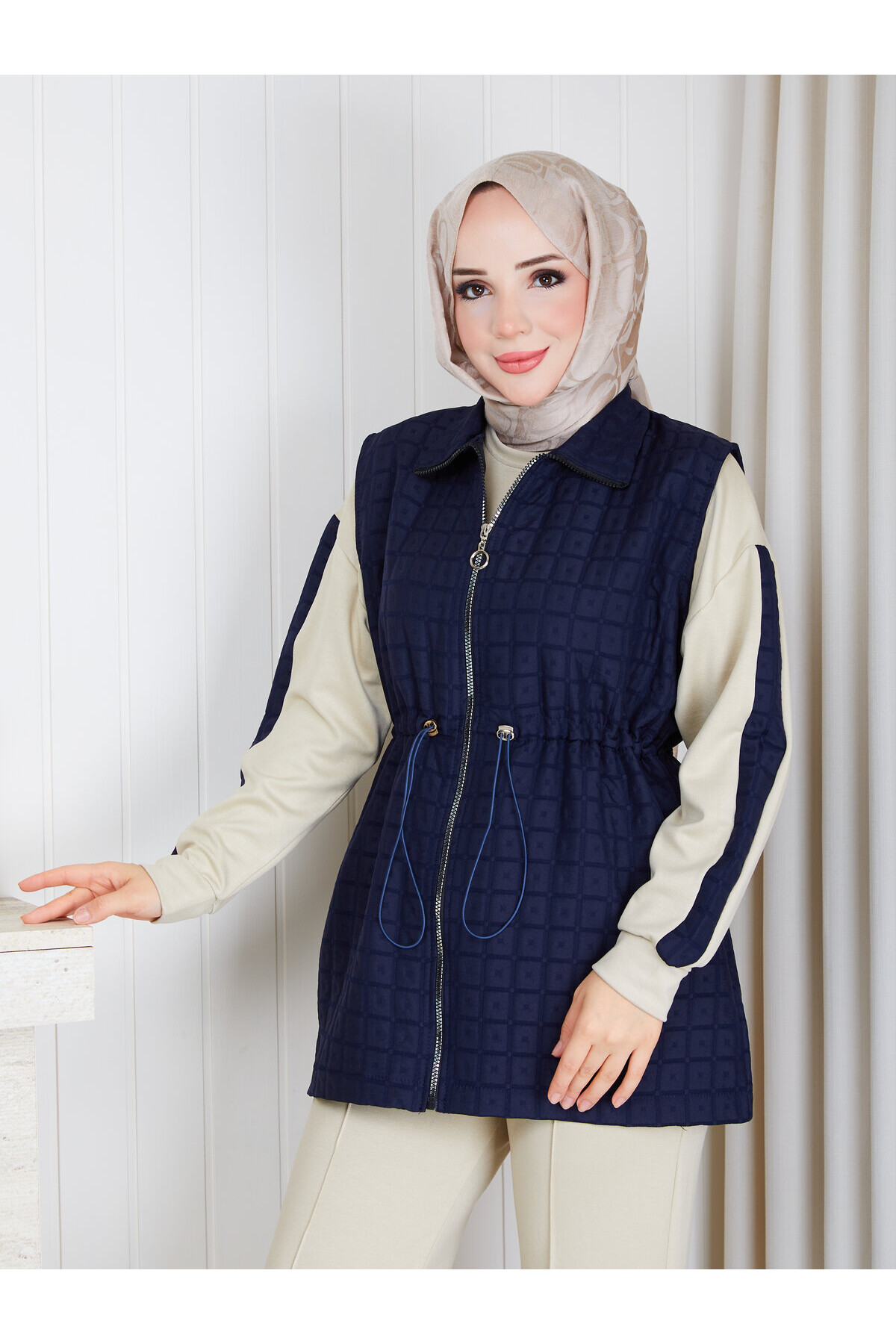 7002 Lacivert Kapitone Yelekli 3’lü Spor Takım –Taş/Lacivert