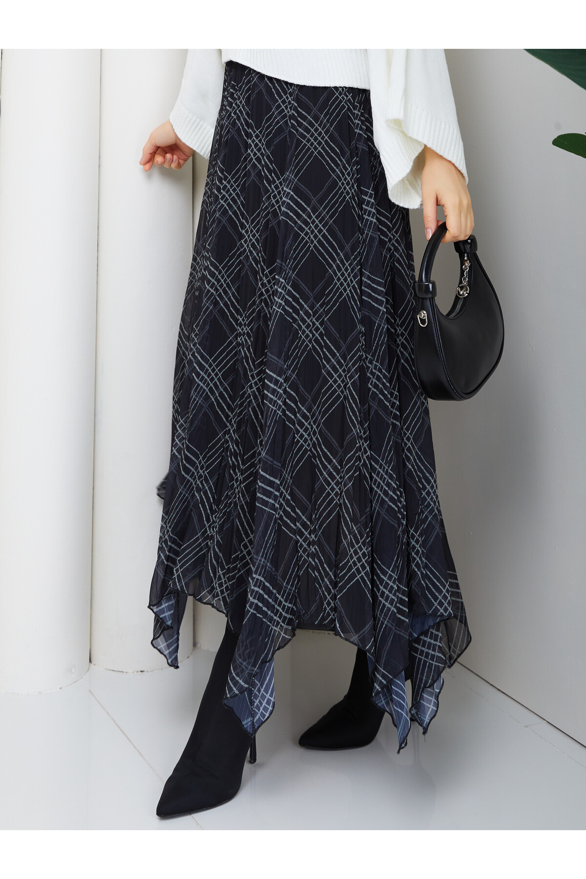 ASİMETRİK ŞİFON ETEK - SİYAH