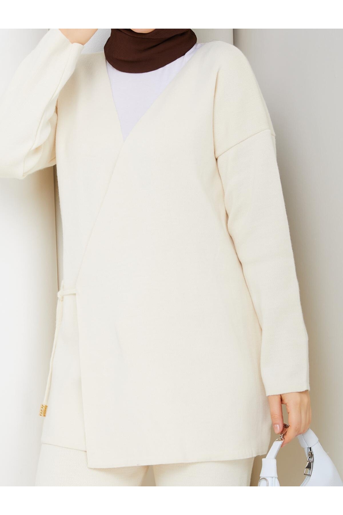 BAĞCIK DETAY TRİKO TAKIM -KREM