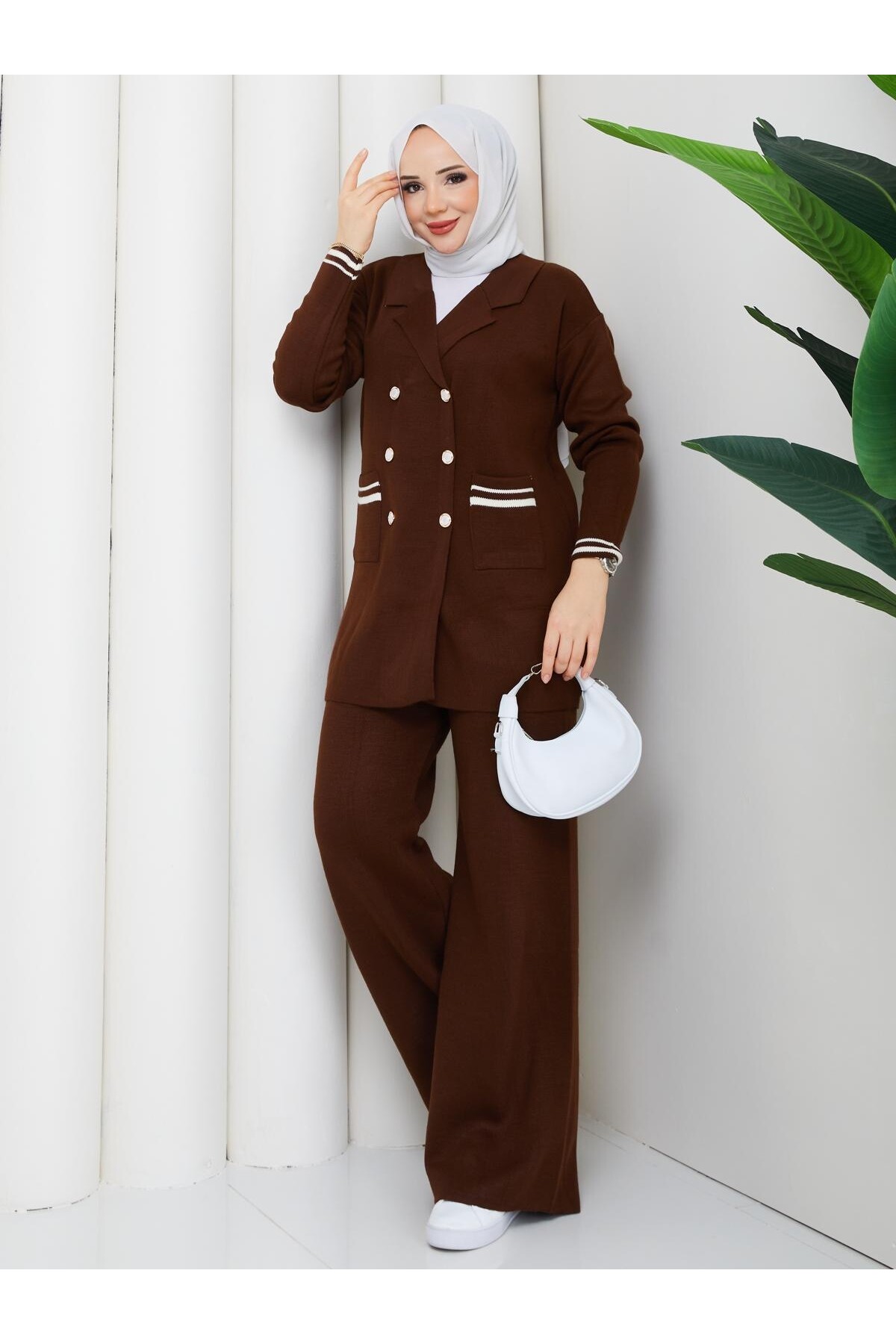 ÇELİK ÖRME DÜĞME DETAY TRİKO TAKIM -ACI KAHVE