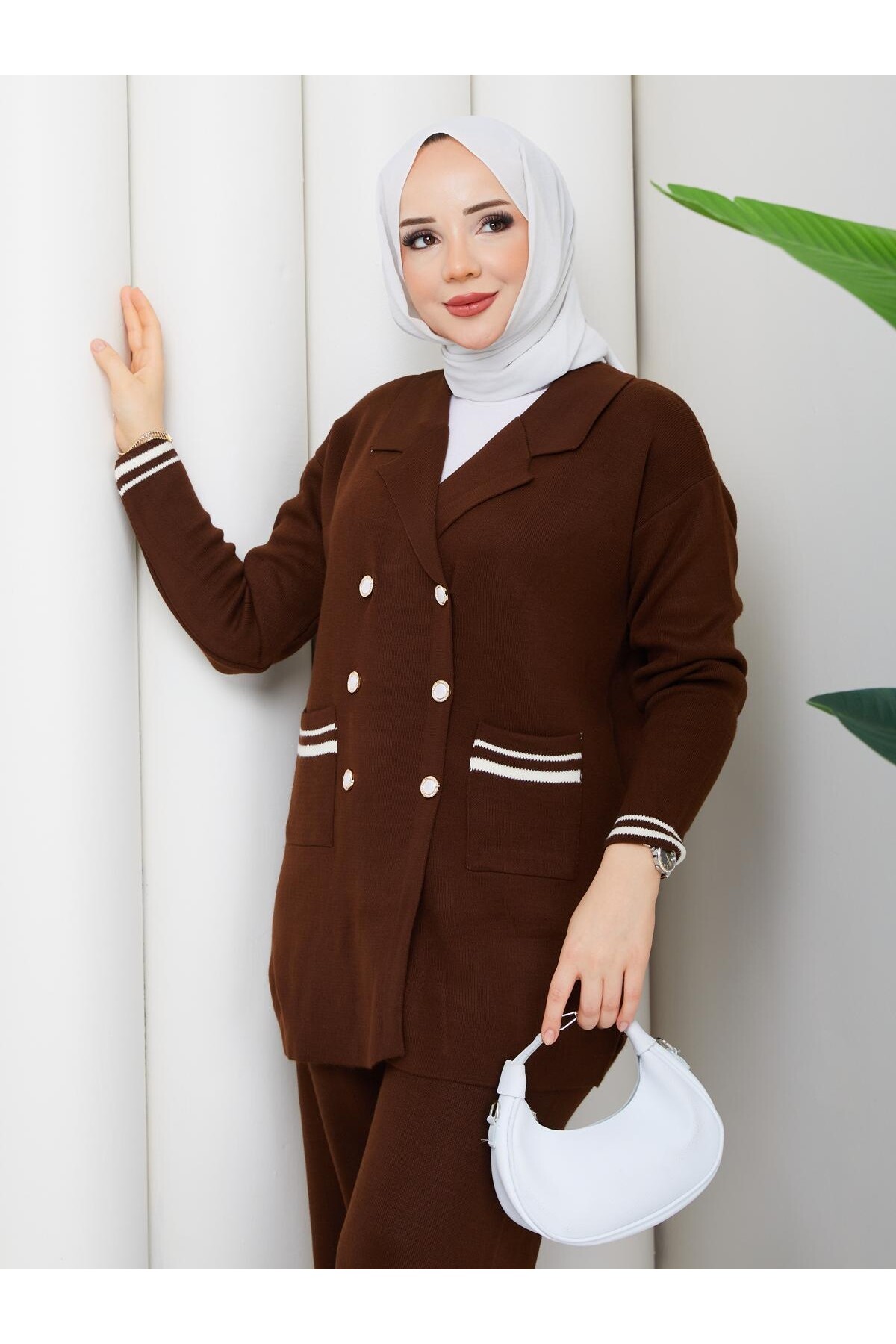 ÇELİK ÖRME DÜĞME DETAY TRİKO TAKIM -ACI KAHVE