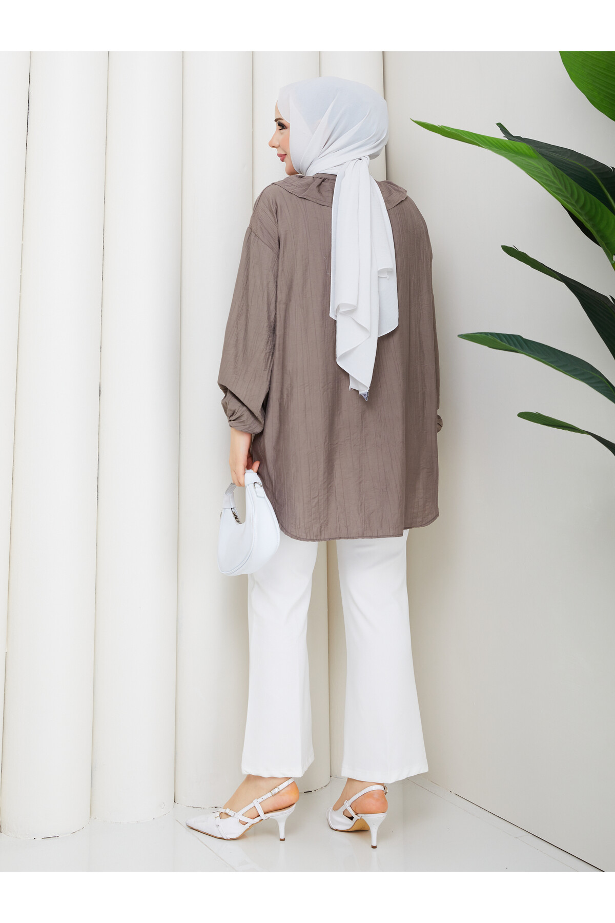 ÇİLEK FIRFIRLI DÜĞMELİ GÖMLEK - VİZON