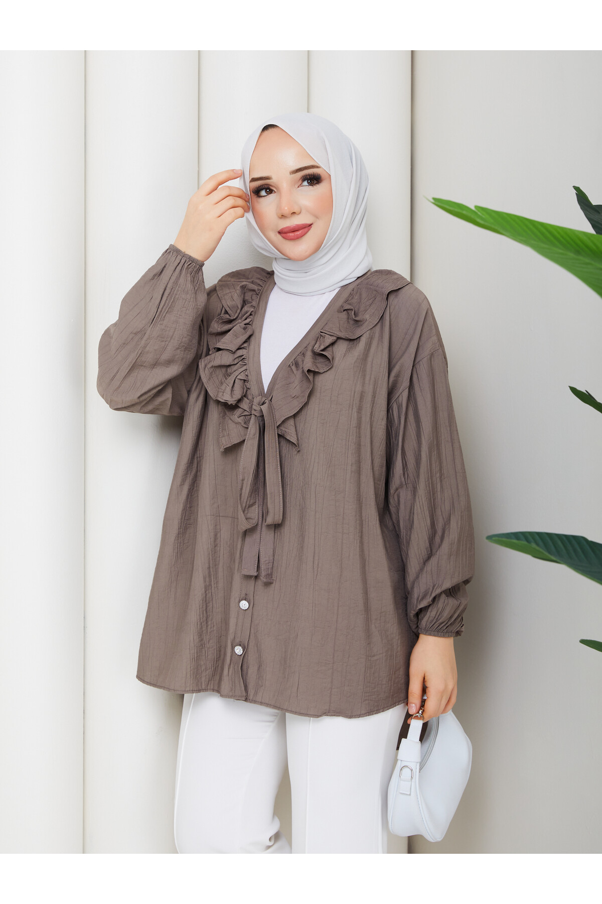 ÇİLEK FIRFIRLI DÜĞMELİ HIRKA - VİZON