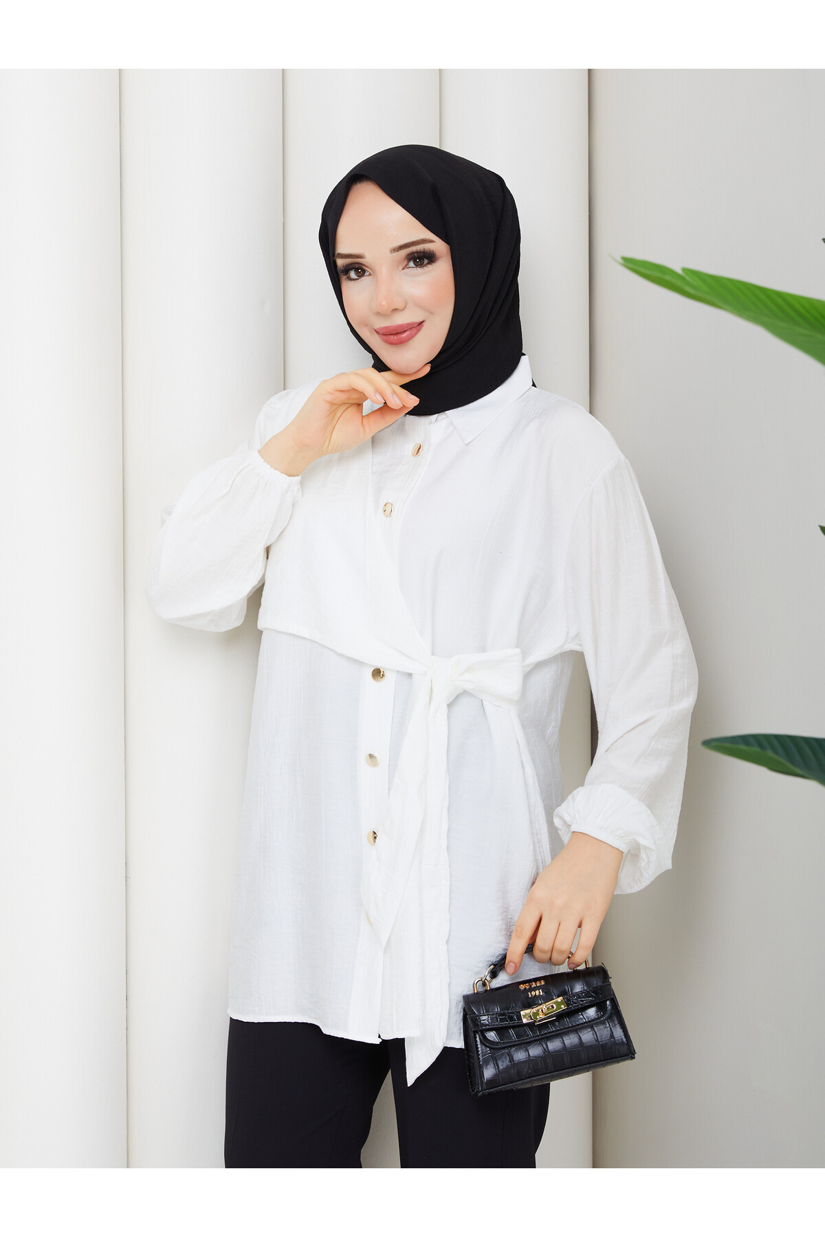 ÇİLEK YAN BAĞLAMALI GÖMLEK KOMBİN - BEYAZ