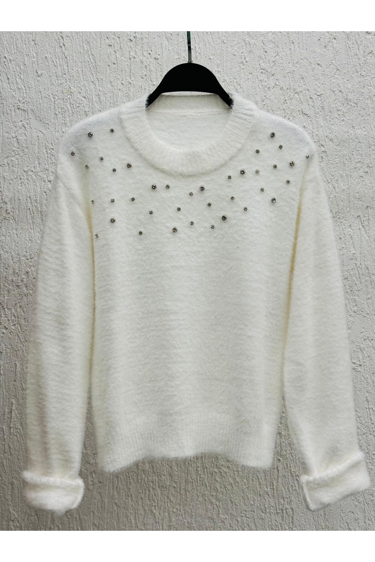 Dağınık Taş Desen Tüy Kazak Beyaz