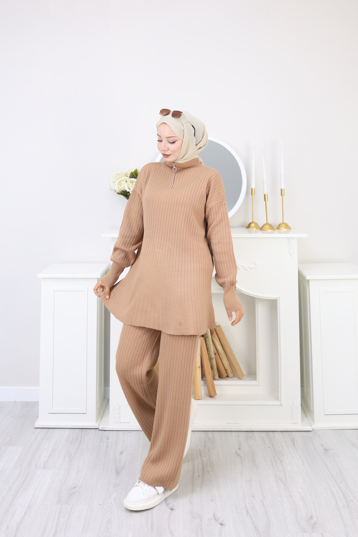 FERMUAR DETAY TRİKO TAKIM - CAMEL