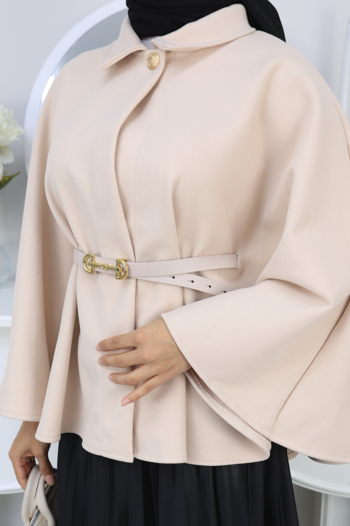 KISA  KEMERLİ PANÇO -KREM