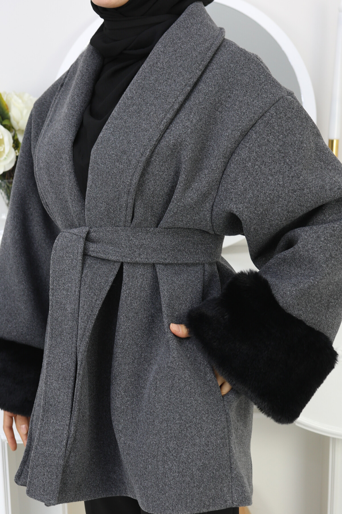 KOLU KÜRK DETAY KISA KABAN -FÜME